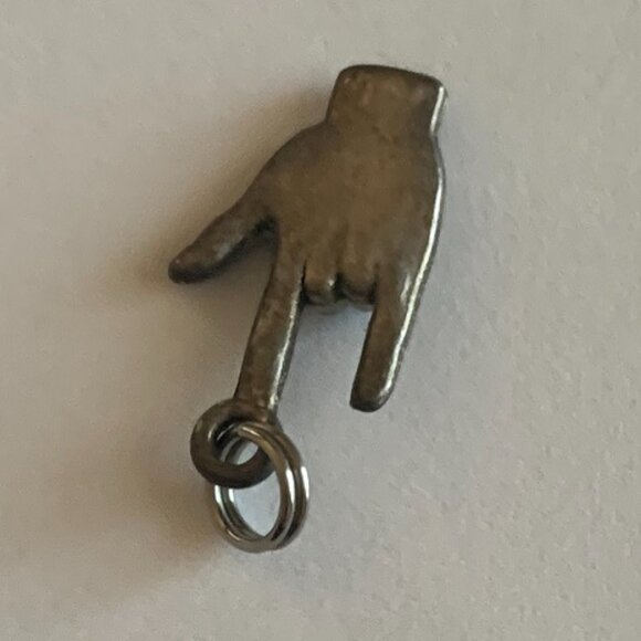 'I Love You' Sign Charm - Picture 4 of 4